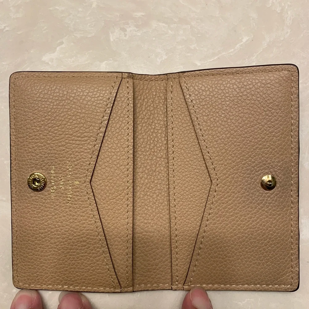 Louis Vuitton Multicartes Empreinte M Papyrus - Picture 4 of 10